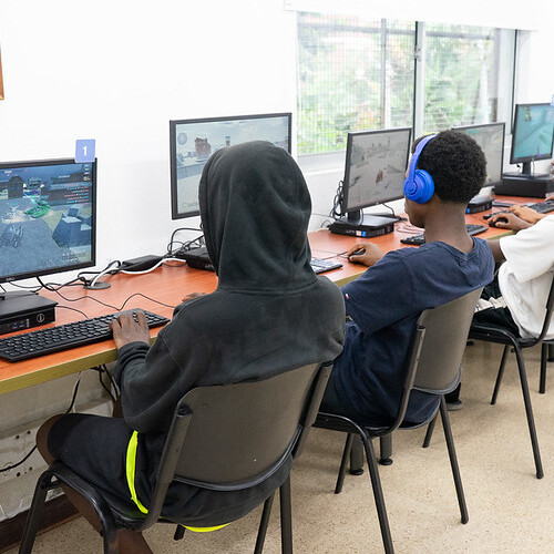 54722685121_81d73f1bd8_c (1)